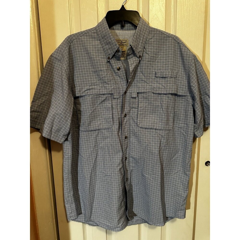 Medium Tall L.L. Bean Blue 2 Pocket Dress Shirt Short Sleeve Man Poly Nylon 1825